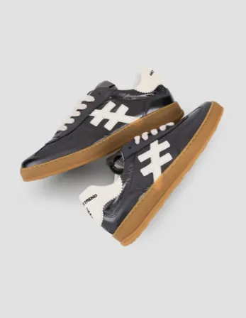 Another Trend A0325816- Trainer