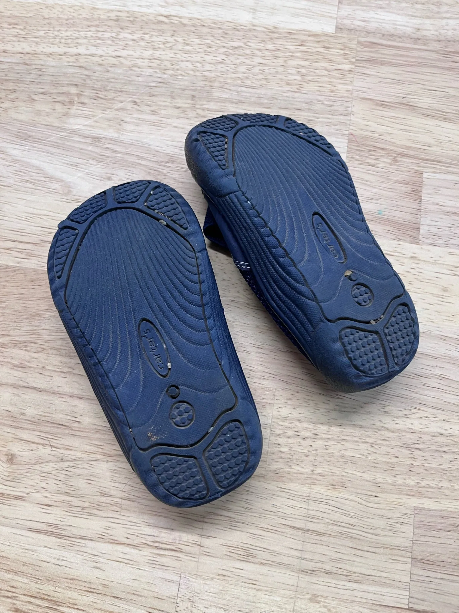 Carter’s Water Shoes (Size 6)