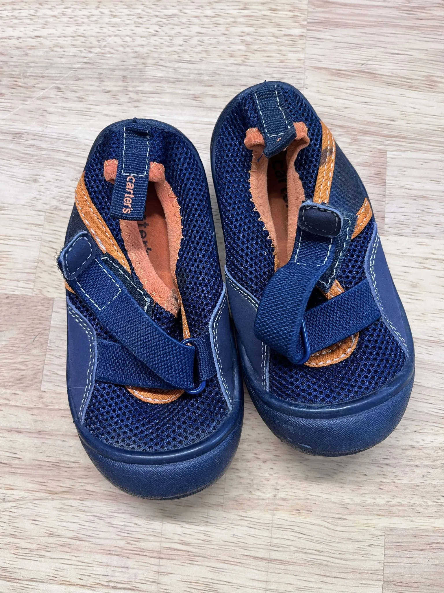 Carter’s Water Shoes (Size 6)