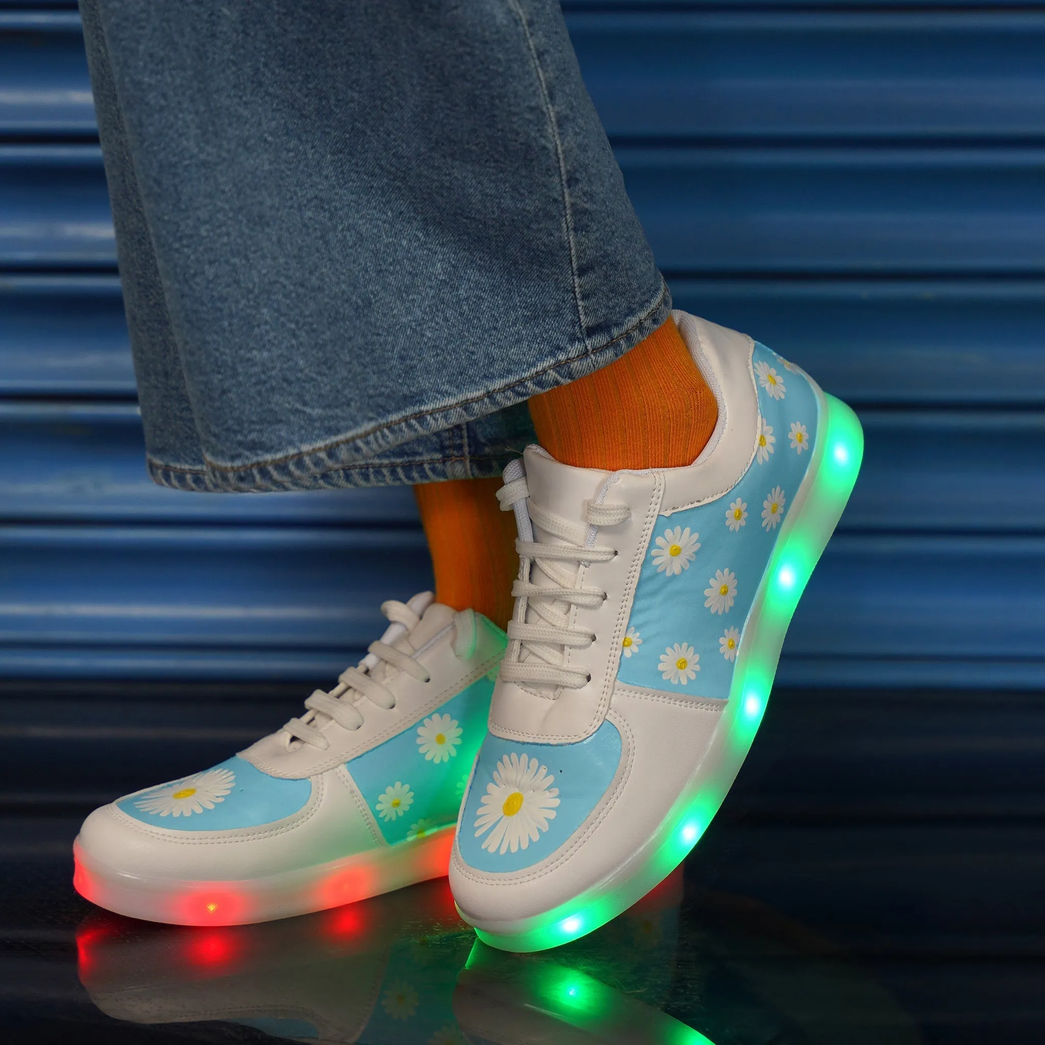 Daisy Haze Sneakers - Light Me Up