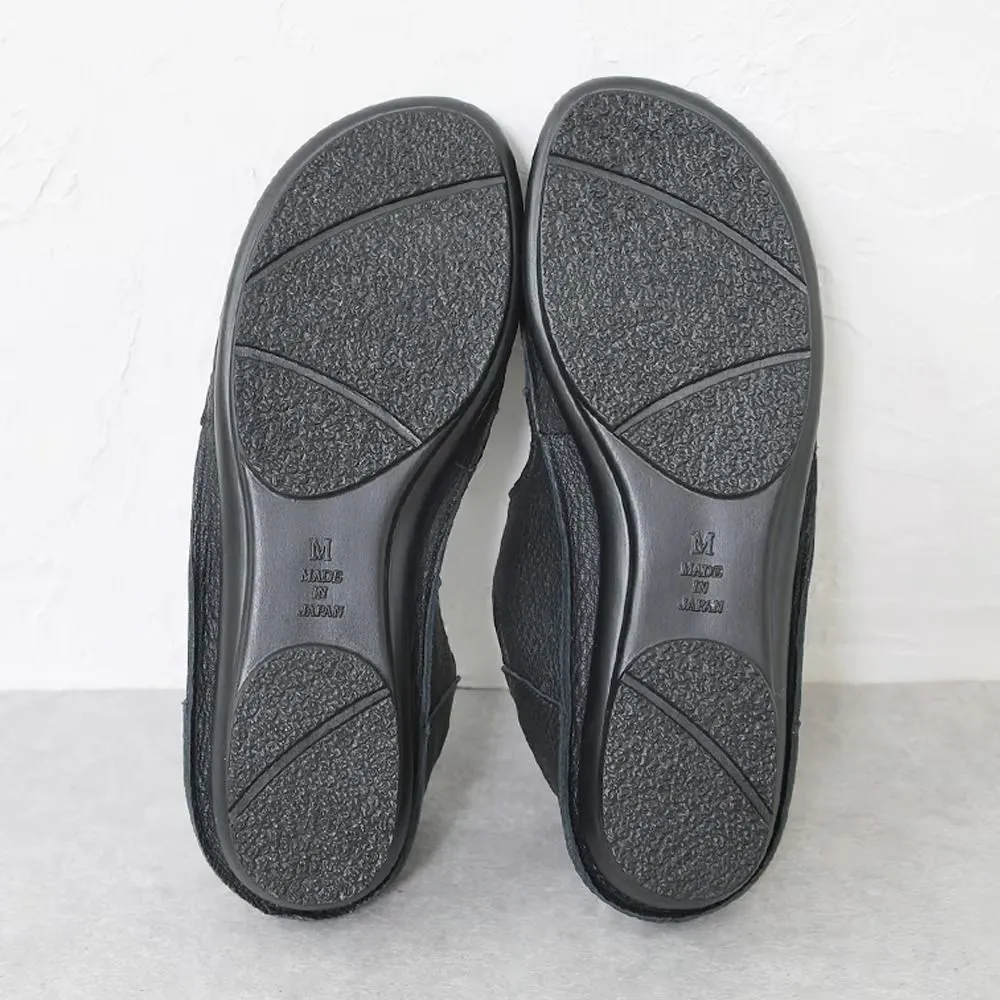 Sandals (blend in as soon as you put them on)