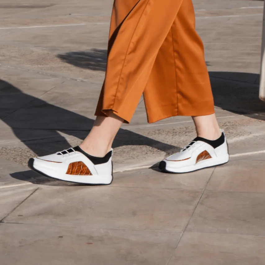 Seela white sneaker