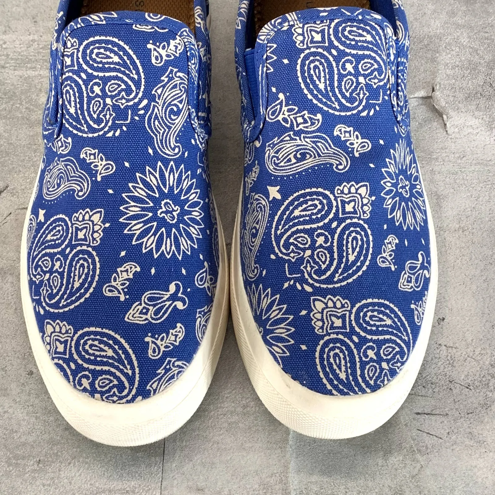SUN   STONE Men's Navy Paisley Reins Slip-On Sneakers SZ 7./5