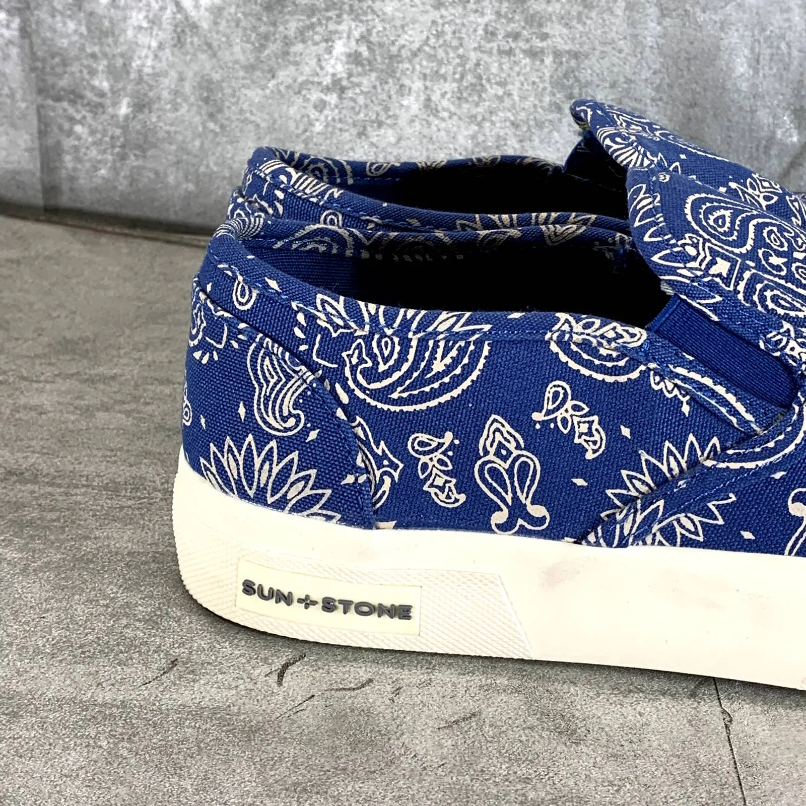 SUN   STONE Men's Navy Paisley Reins Slip-On Sneakers SZ 7./5
